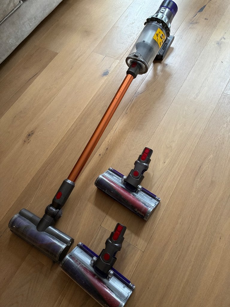 Dyson, Gebruikt, Dweilfunctie, Dyson, Reservoir