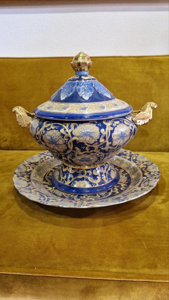 Yiltex dekselschaal met onderbord blauw goud glazuur, Ophalen of Verzenden