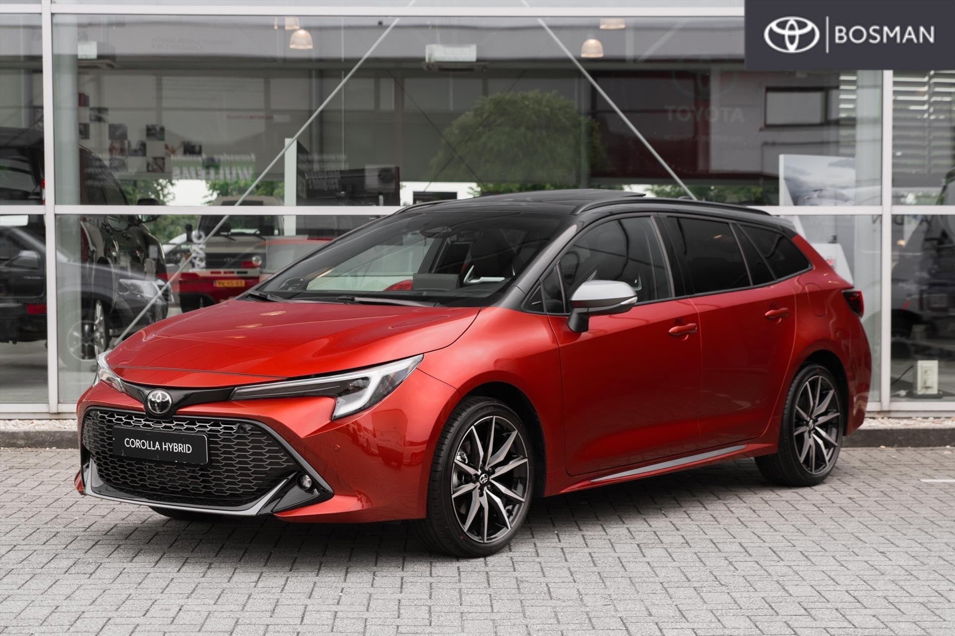 Toyota Corolla Touring Sports Hybrid 180 GR Sport €4.100 V, Auto's, Toyota, Stof, Gebruikt, Zwart, 4 cilinders