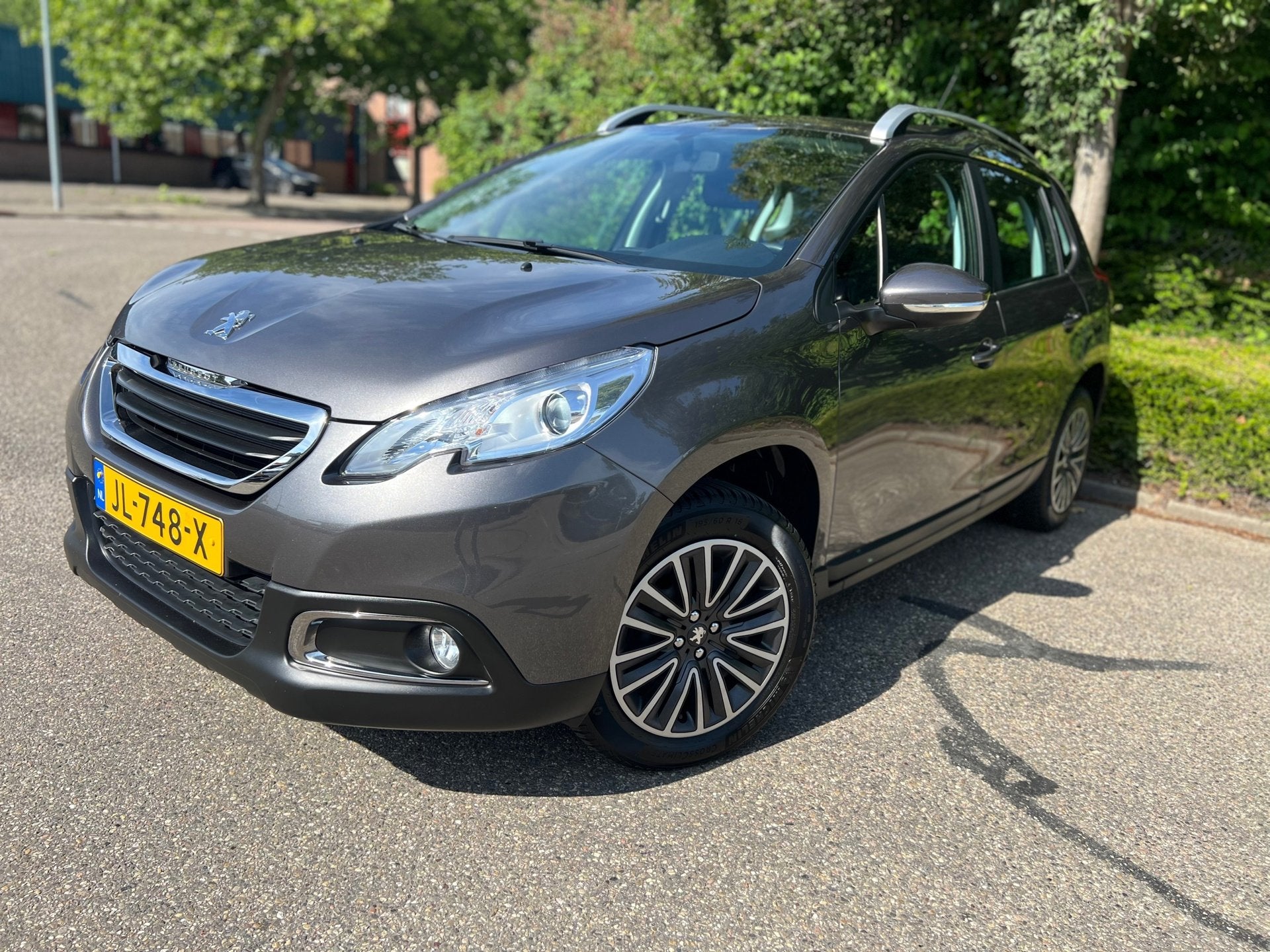 Peugeot 2008 1.2 |Nieuwe Distributie | Parkeer sensoren| Air, Voorwielaandrijving, 1199 cc, Met garantie (alle), 82 pk