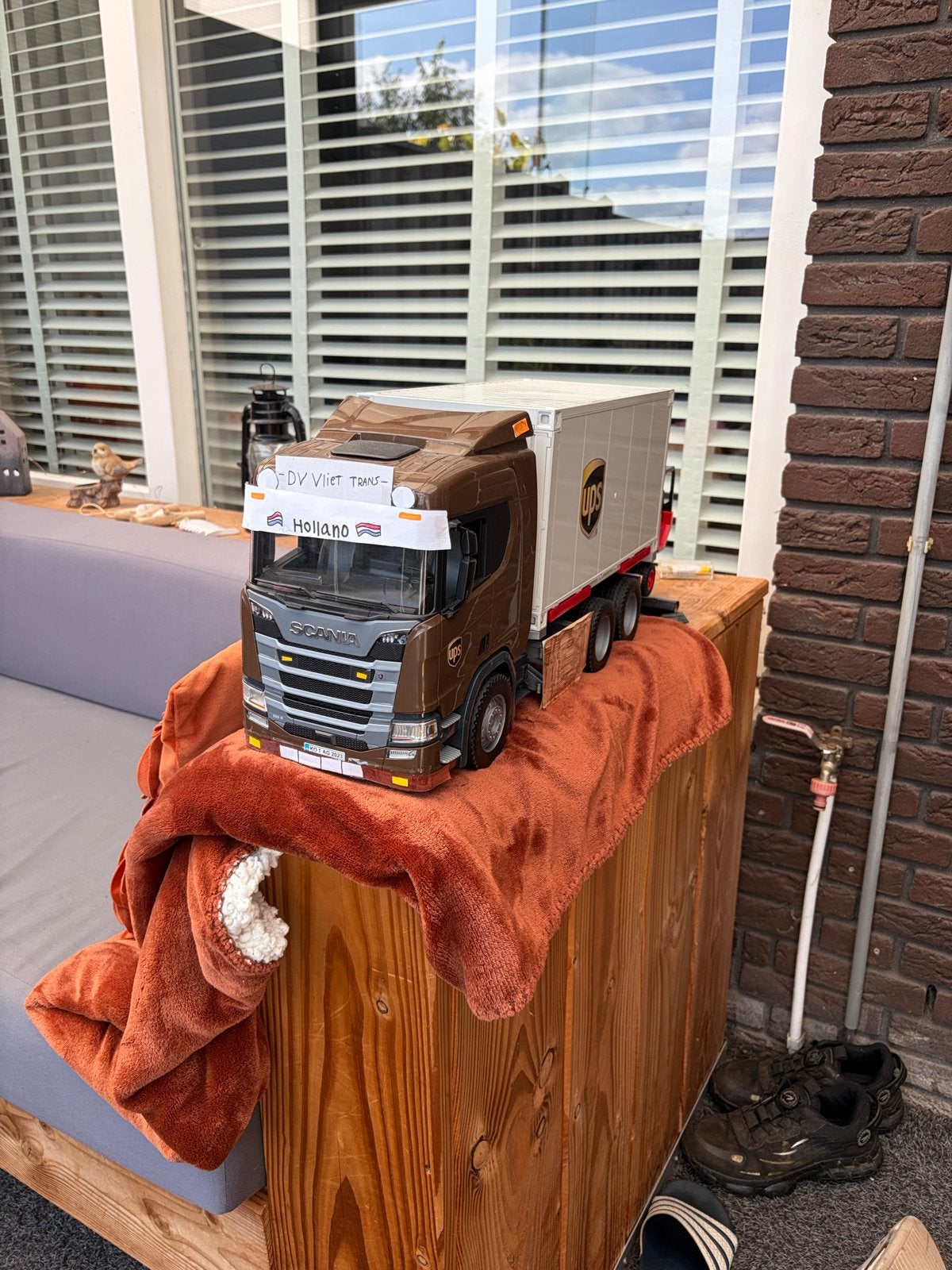 Bruder vrachtwagen met pomp wagen en pallets, Kinderen en Baby's, Ophalen, Zo goed als nieuw