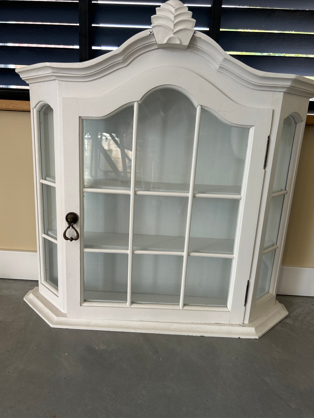 Vintage vitrine / pronk kastje wit geschilderd, Huis en Inrichting, Kasten | Vitrinekasten, Ophalen, 50 tot 100 cm, Minder dan 100 cm