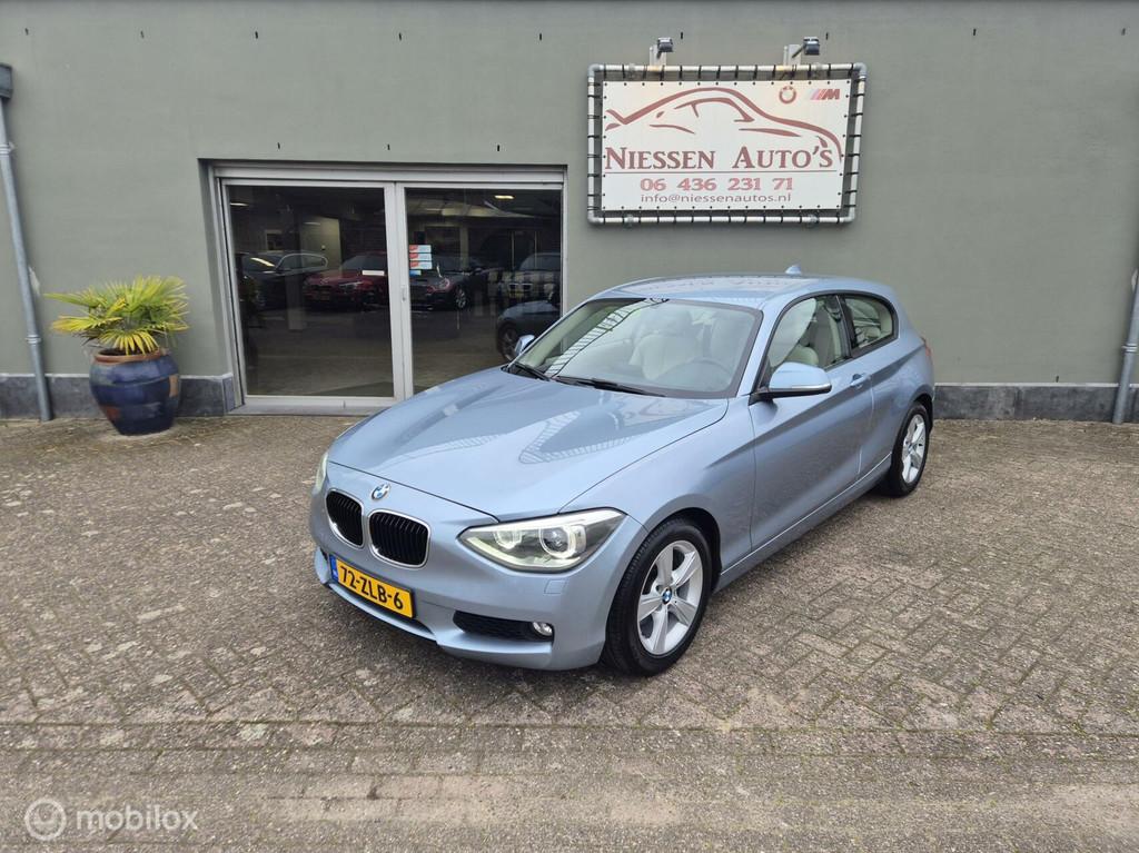 BMW 1-serie F21 114i Business+ Navi/Leder/Ketting Vervangen, 1-Serie, Euro 5, Achterwielaandrijving, Beige