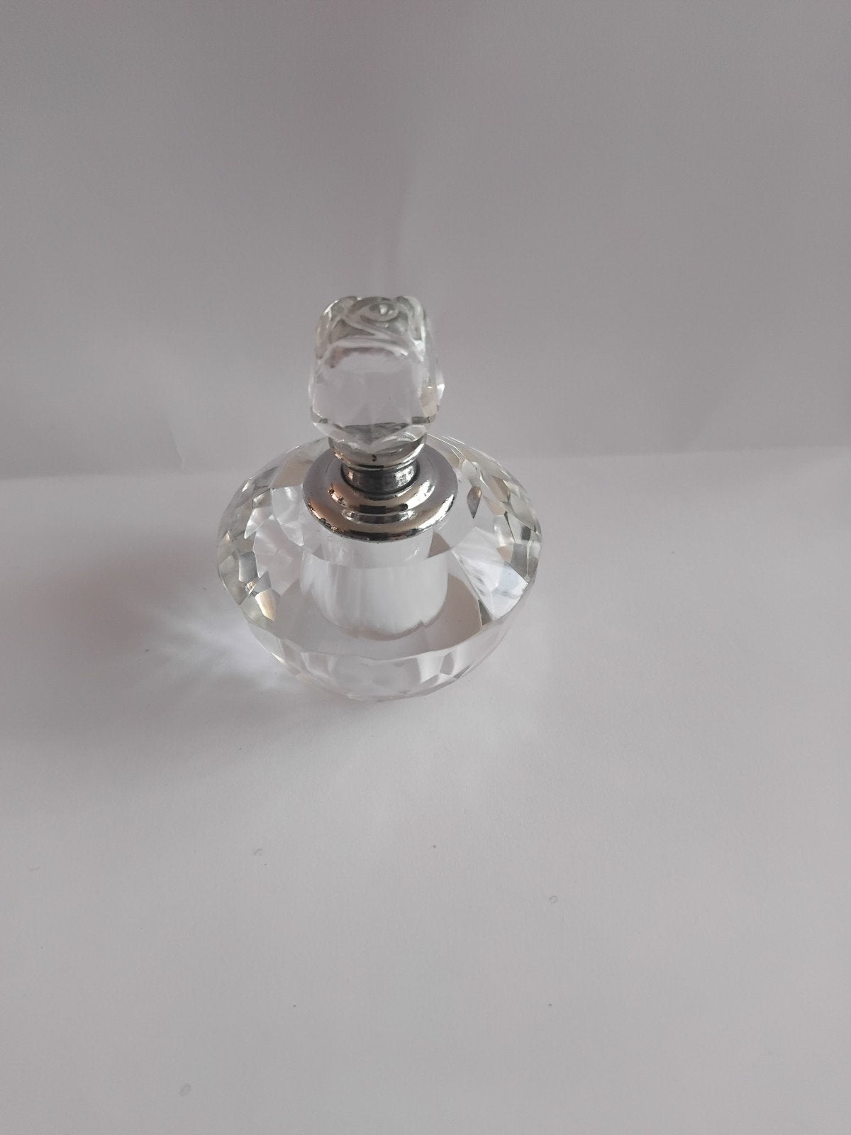 Kristallen parfumflesje met dop, Antiek en Kunst, Ophalen of Verzenden