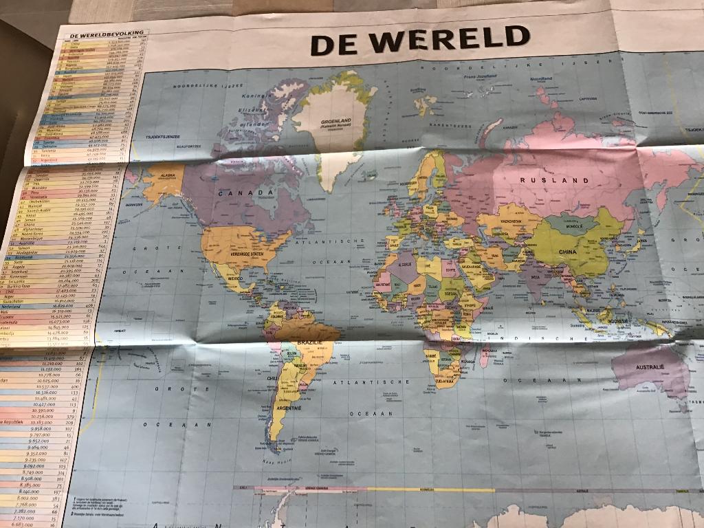 Atlas kaarten 48 stuks in glanzend A4 formaat TOP, Gelezen, 2000 tot heden, Diverse auteurs, Ophalen of Verzenden