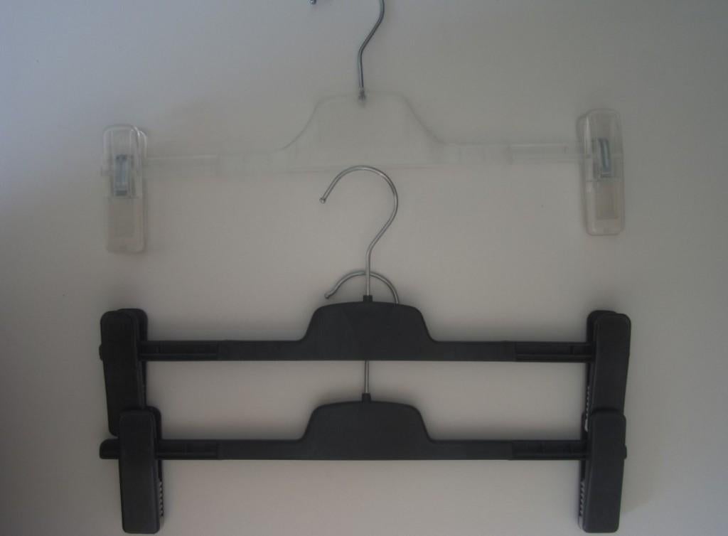 3 kleerhangers  ~  knijphangers  plastic, Ophalen of Verzenden, Gebruikt, Kunststof
