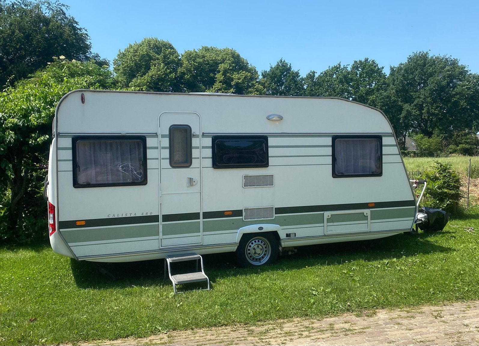 Chateau Caravan Calista 480 DE, Chateau, Luifel, 750 - 1000 kg, Particulier