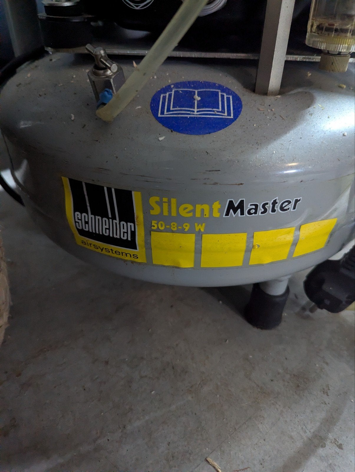 Schneider SilentMaster 50-8-9 W Compressor, Doe-het-zelf en Verbouw, Gebruikt, 6 tot 10 bar, Ophalen of Verzenden, 200 tot 400 liter/min