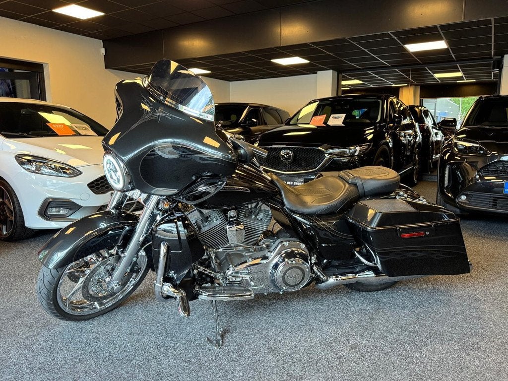 Harley Davidson Tour 110 FLHXSE Cvo Street Glide Abs|Cruise|, Motoren, Motoren | Harley-Davidson, Traction Control, Bedrijf, 1802 cc