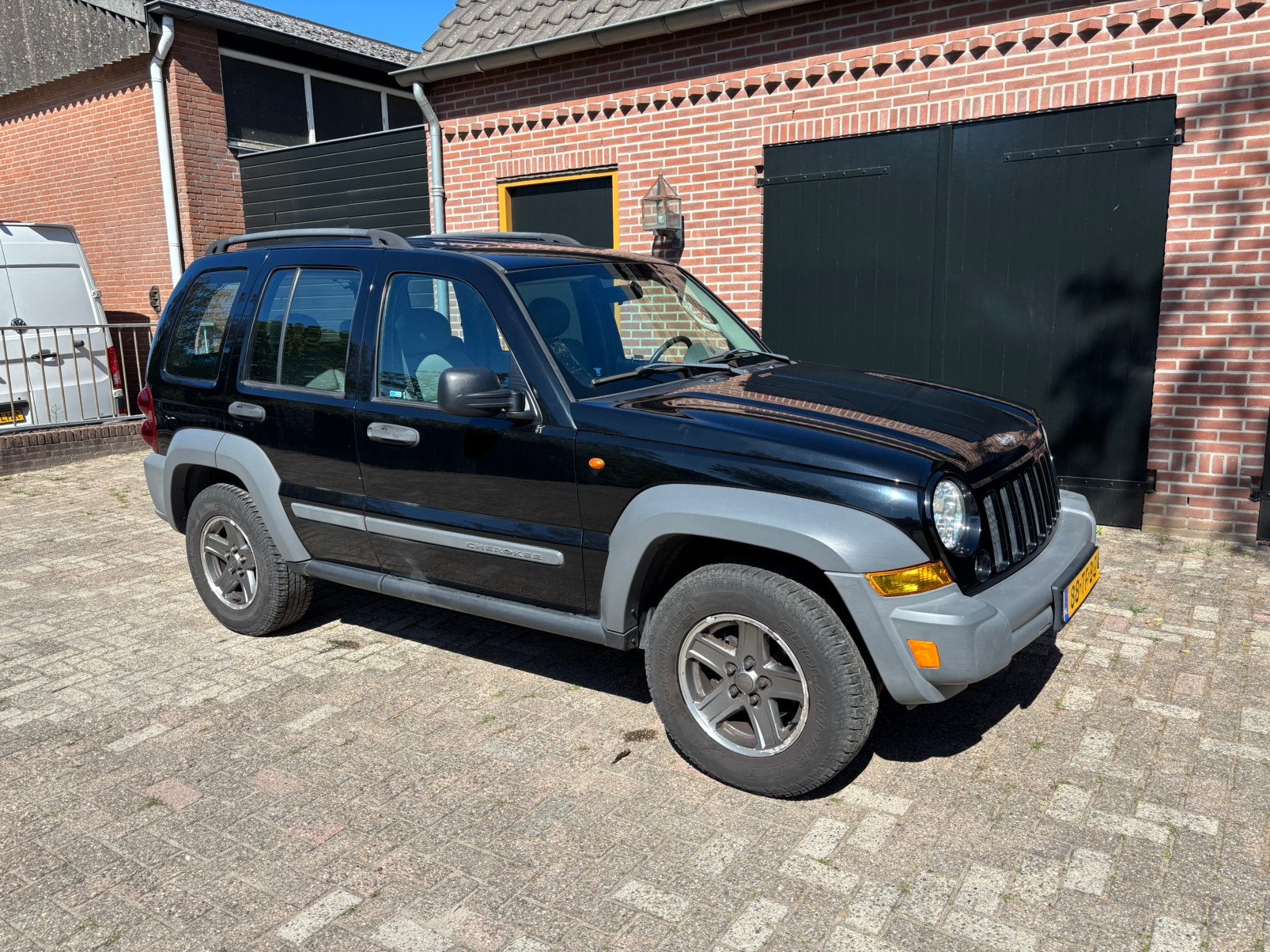 Jeep Cherokee 3.7 V6 AUT 2006 LPG G3 opknapper zonder APK, Auto's, Jeep, Automaat, 3360 kg, Zwart, Cherokee