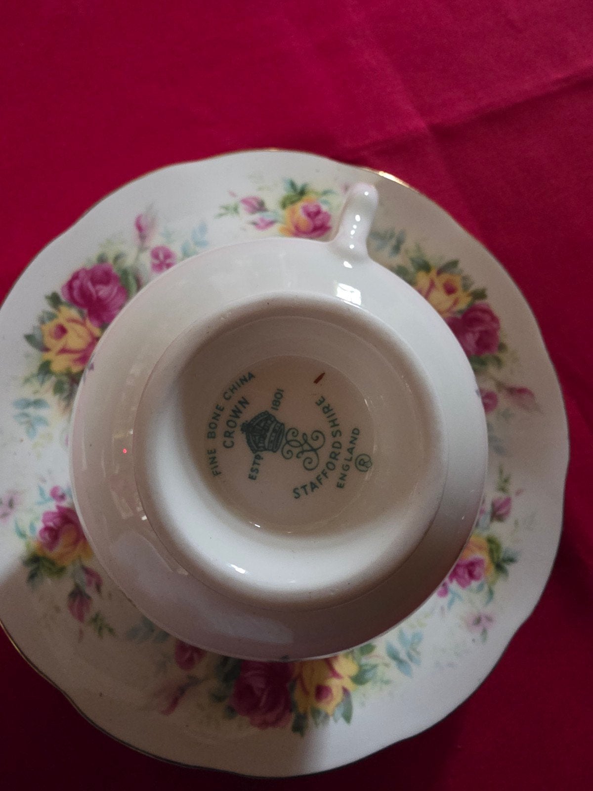 Engels kop en schotel met rozenmotief - Crown Staffordshire, Ophalen of Verzenden