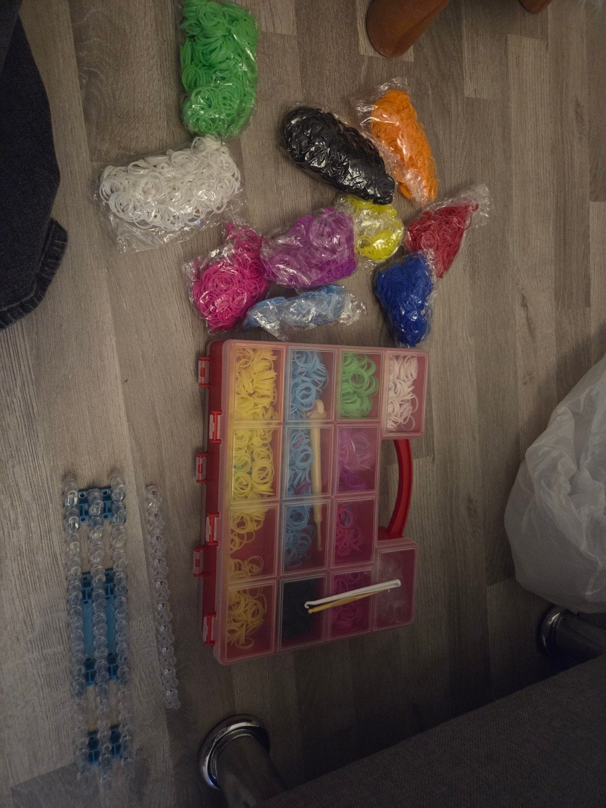 Loom bands knutselset met opbergdoos en accessoires, Ophalen of Verzenden
