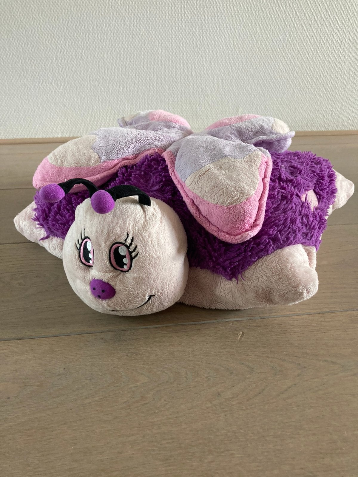 Pillowpet Vlinder - Knuffel en Kussen in één!, Overige karakters, Overige typen, Ophalen of Verzenden, Zo goed als nieuw
