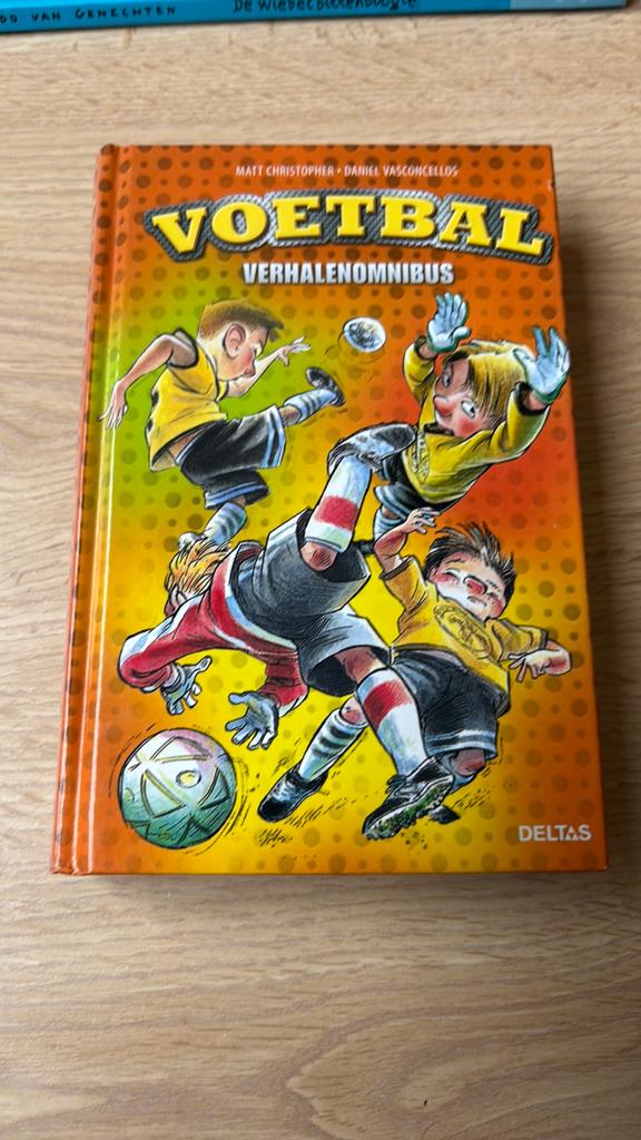 Matt Christopher - Voetbal verhalenomnibus, Boeken, Fictie algemeen, Matt Christopher, Ophalen of Verzenden, Zo goed als nieuw
