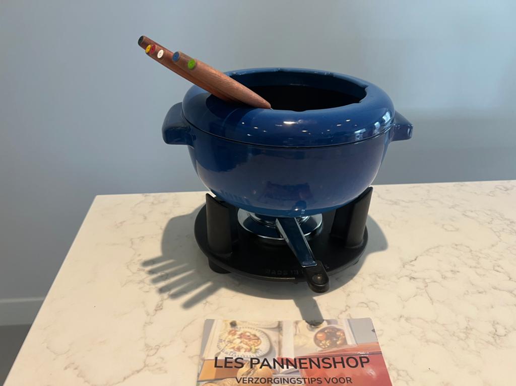 Staub Fondueset blauw gevlamd, heel goede staat, Witgoed en Apparatuur, Fonduesets, Brander, Fondueset, Ophalen of Verzenden, Zo goed als nieuw