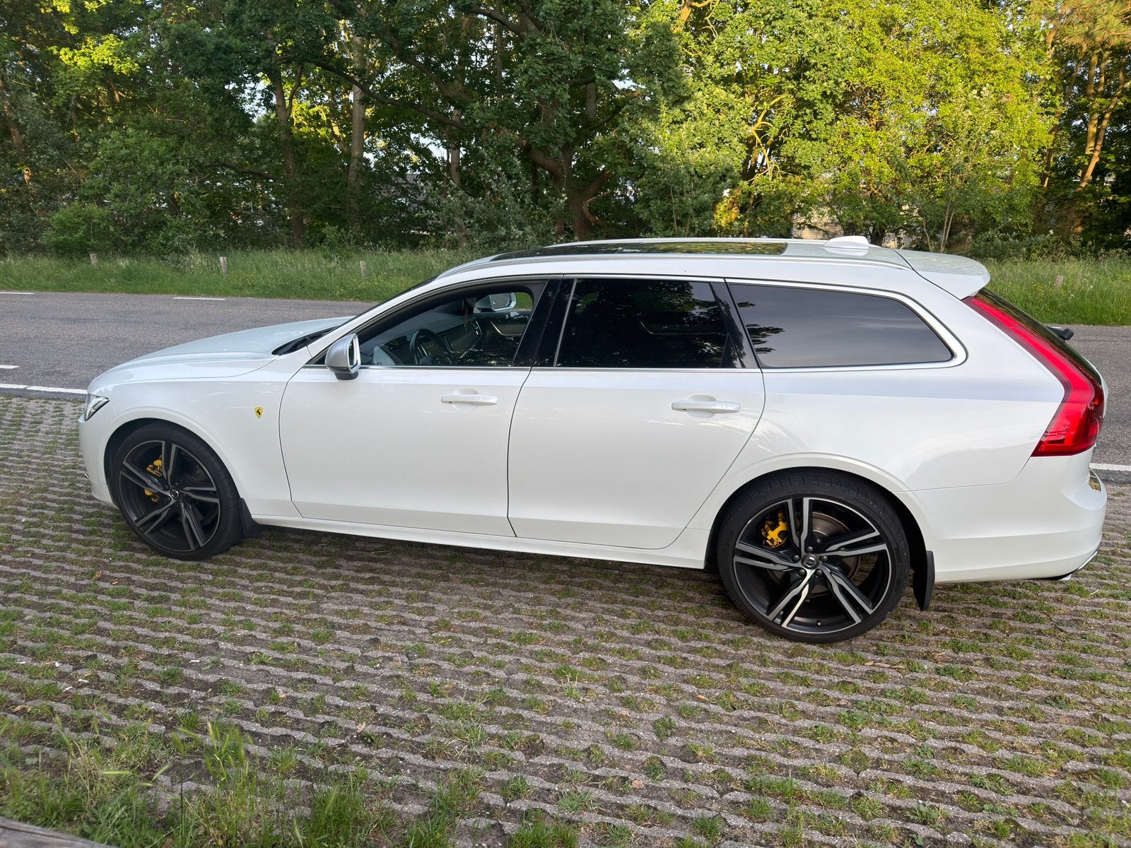 Volvo V90 T5 250pk Geartronic 2019 Wit, Auto's, Volvo, Euro 6, 4 cilinders, 1969 cc, Wit