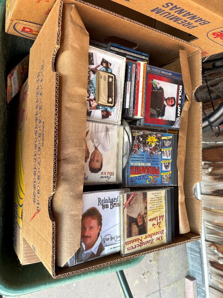 Banendoos vol met CD,s, Ophalen, Gebruikt, Schlager