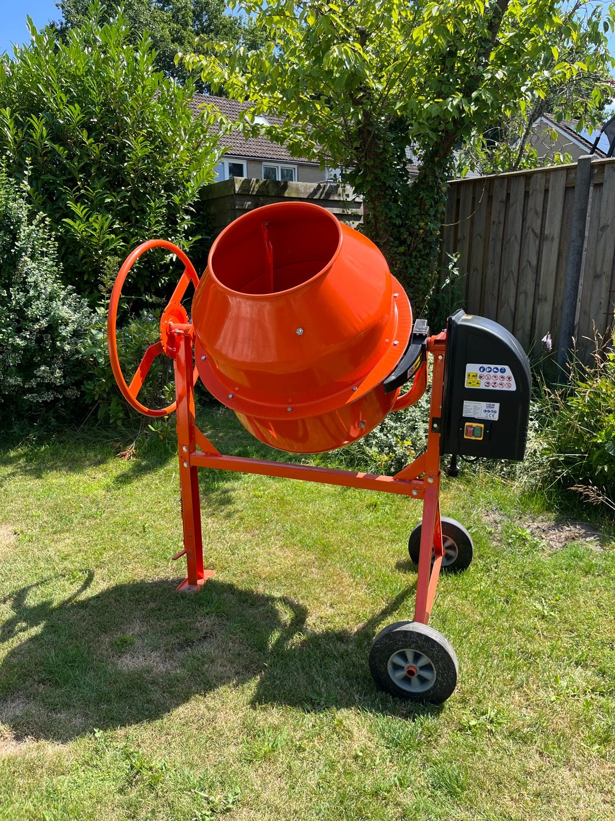 HBM 200 Liter Betonmolen / Betonmixer - Zo goed als nieuw, Ophalen, Zo goed als nieuw