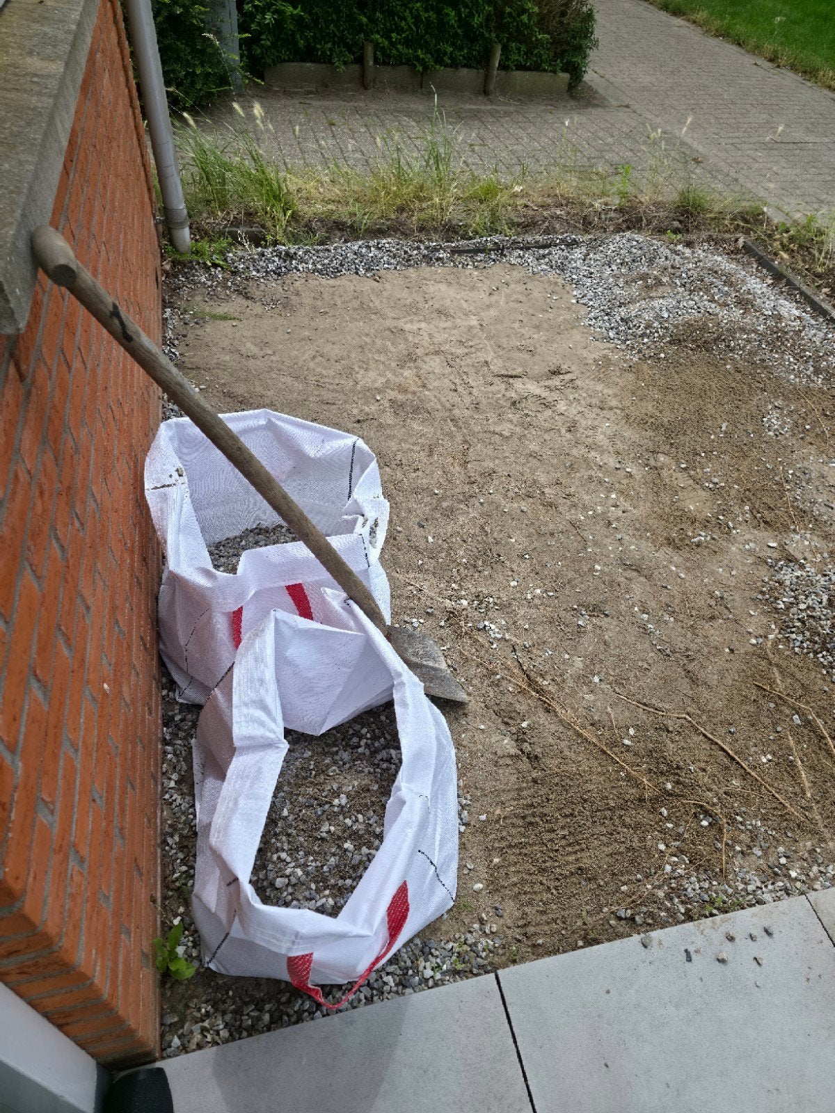 Gratis af te halen: Zakken split voor in de tuin, Ophalen, Gebruikt, Grijs, Split