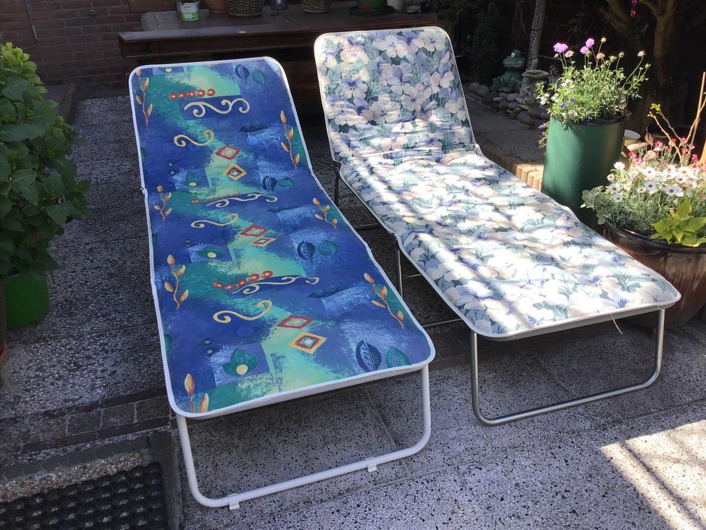 2 kampeer- logeerbedden 200 x 70 cm, Ophalen of Verzenden, Gebruikt, Metaal, Inklapbaar