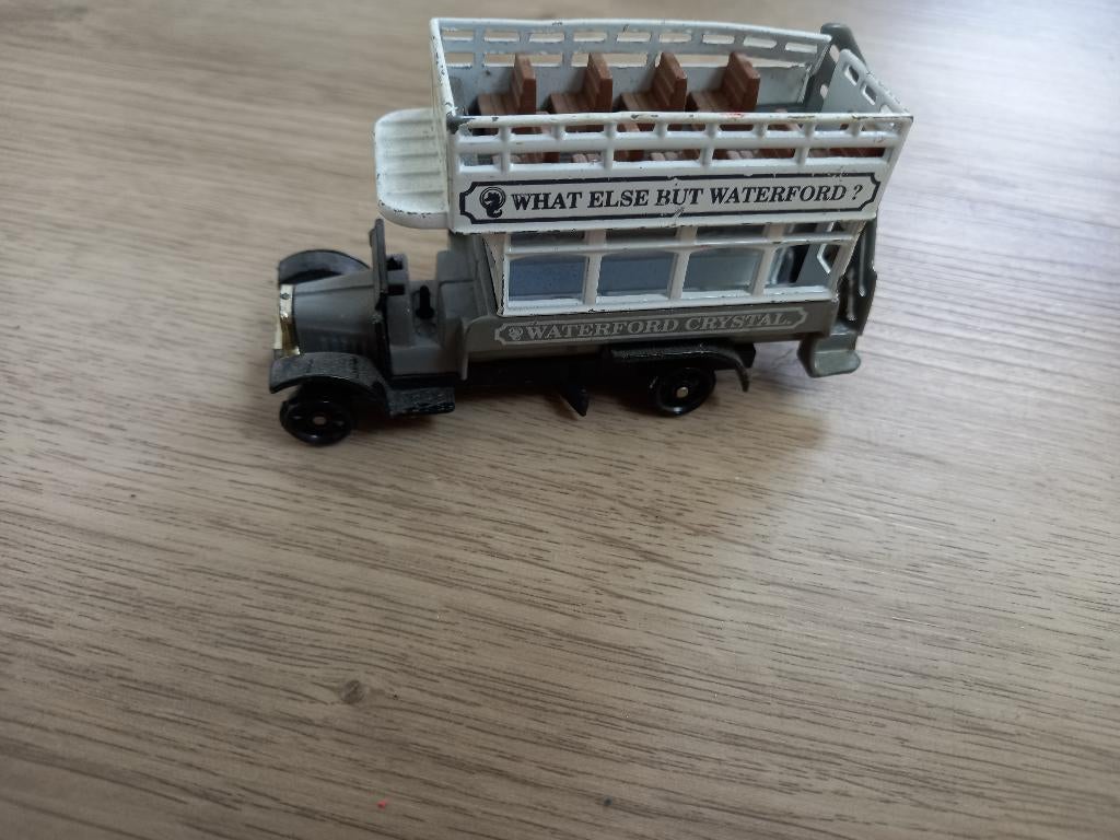 4 oude speciale voertuigen, bus, trein, ambulance enz, Ophalen of Verzenden, Gebruikt, Overige typen