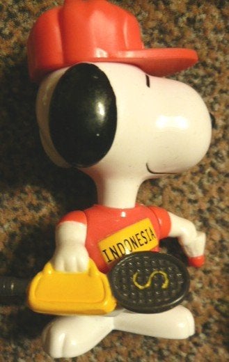 snoopy INDONESIA 1999 badminton met shuttle en racket, Ophalen of Verzenden, Snoopy, Zo goed als nieuw, Beeldje of Figuurtje