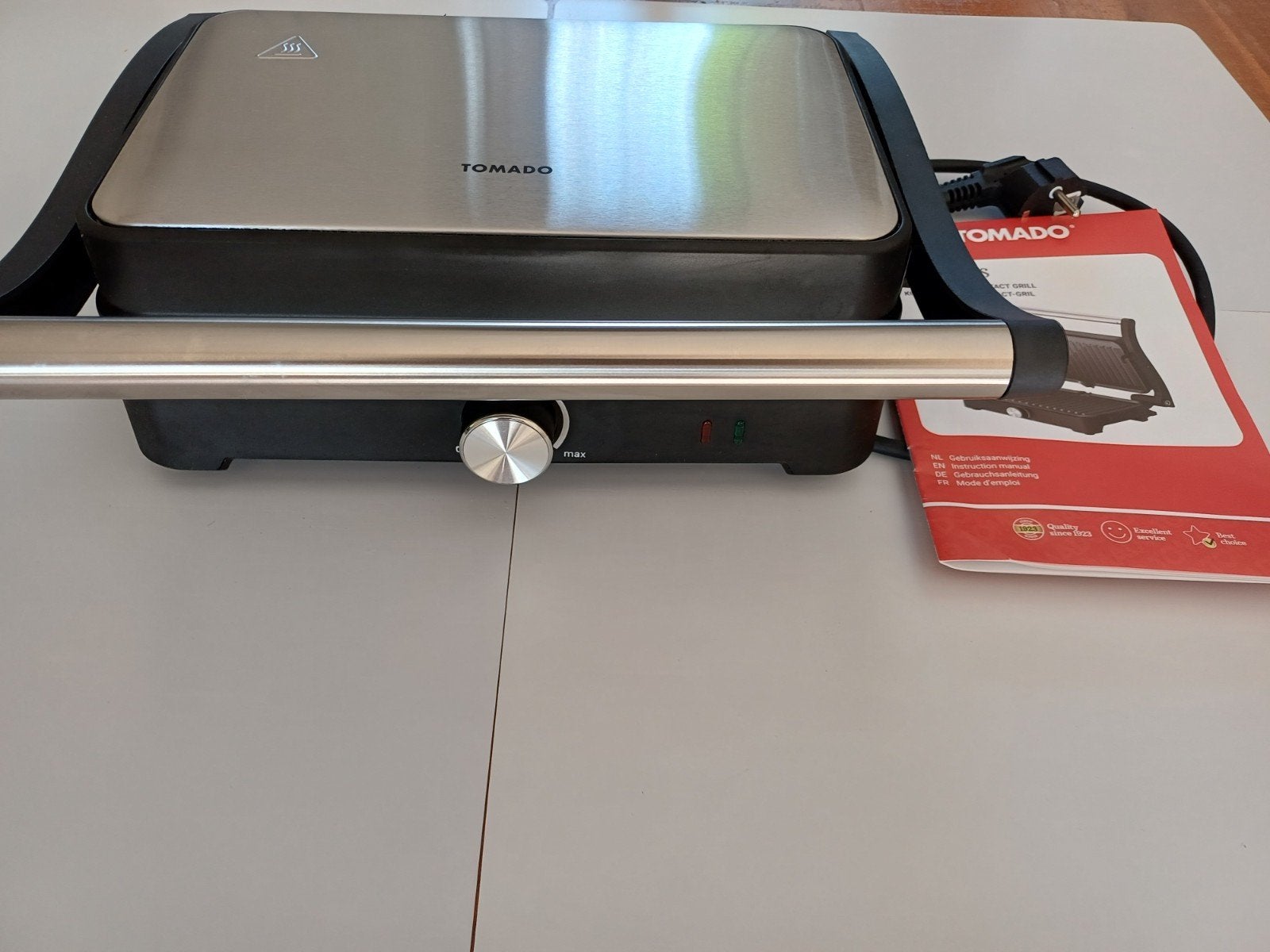 Tomado contact grill TGC3001S
    NIEUW, Witgoed en Apparatuur, Ophalen of Verzenden, Nieuw, Tafelgrill