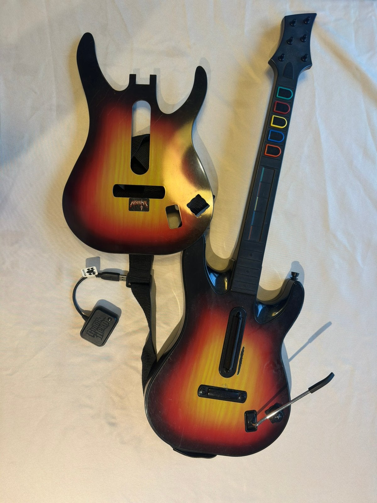 Guitar Hero World Tour Gitaar + Dongel & Extra Faceplate, Spelcomputers en Games, Ophalen, Muziek, 1 speler, Zo goed als nieuw