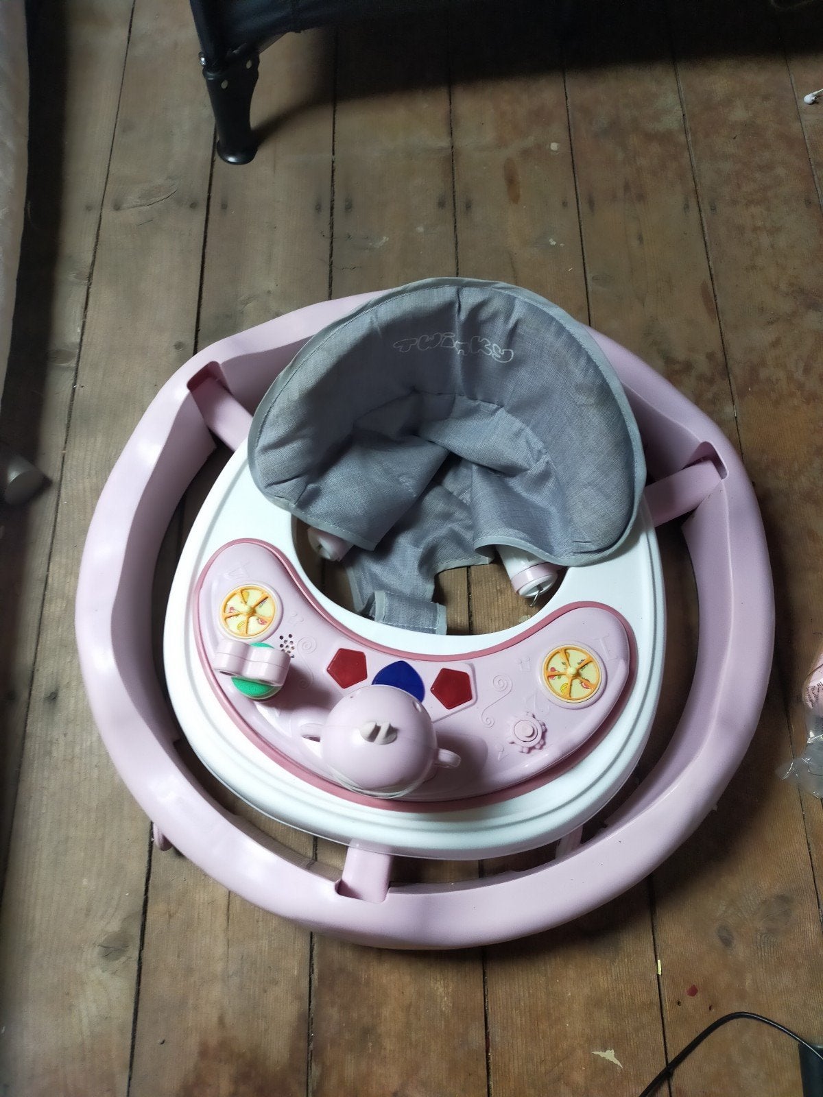 Roze Baby Loopstoel met Speelblad is in enschede, Ophalen of Verzenden, Gebruikt