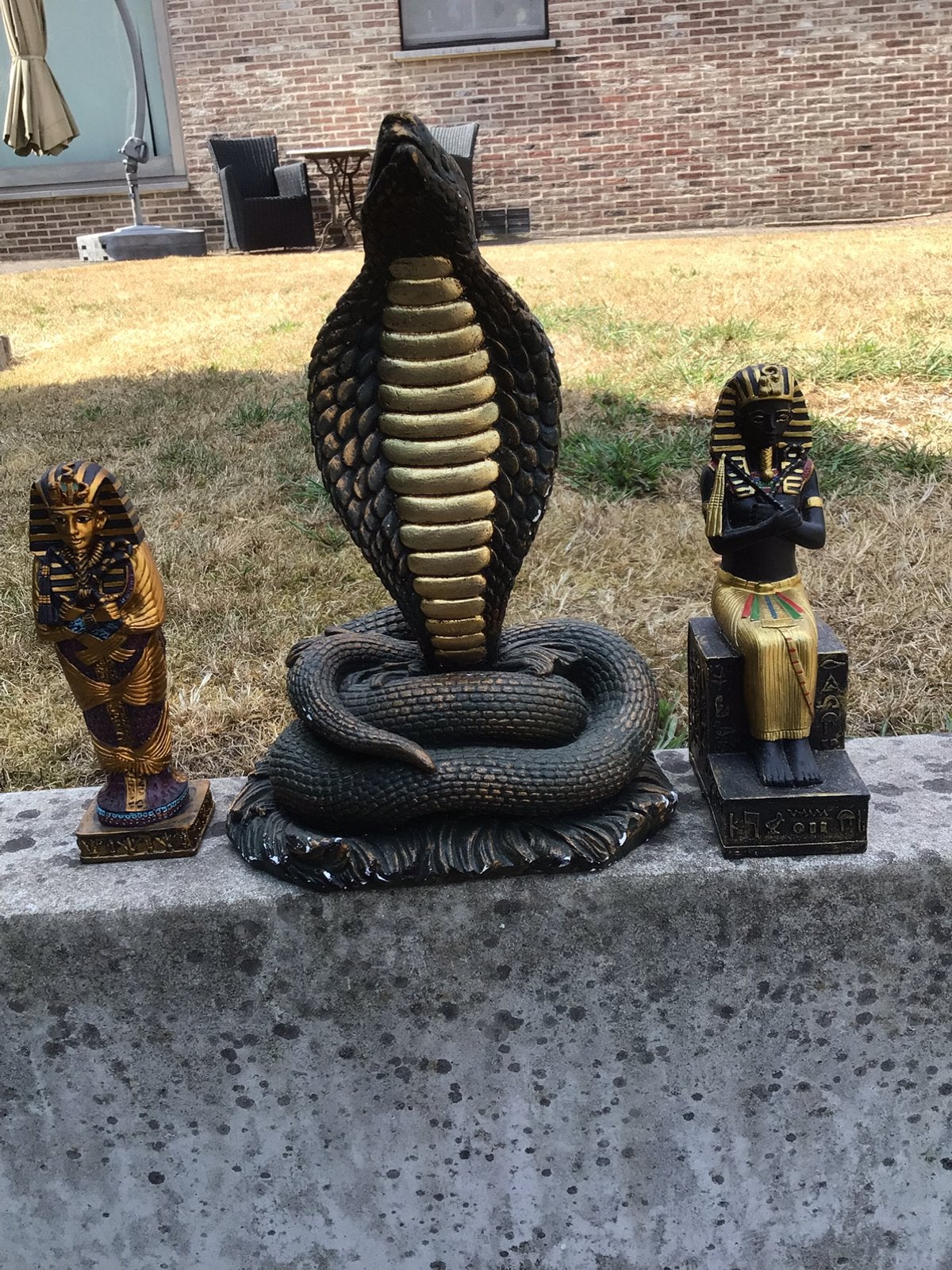 Drie Egyptische beelden, Verzamelen, Ophalen