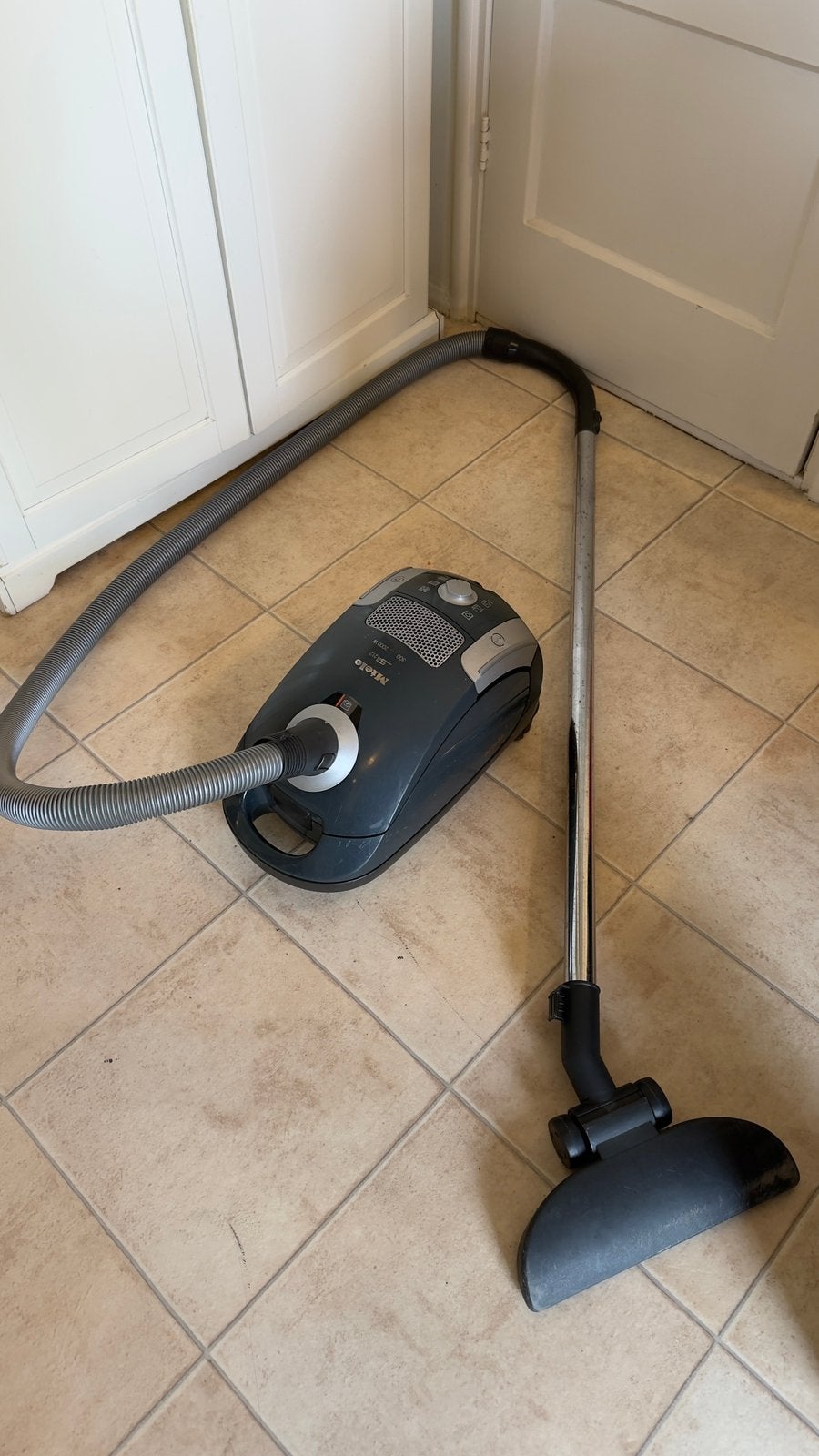 Miele Stofzuiger 2000 watt, Gebruikt, Geschikt voor harde vloeren, Miele, 2000 watt of meer