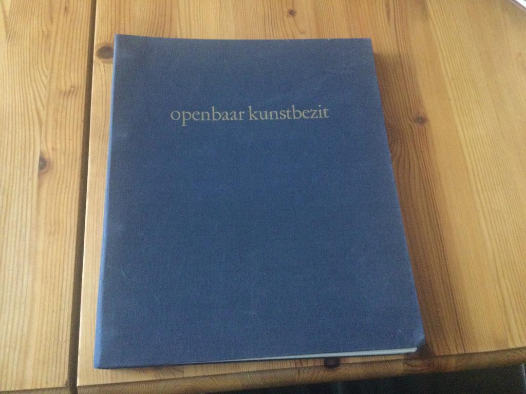 Boek openbaar kunstbezit 1967, Ophalen of Verzenden, Gelezen