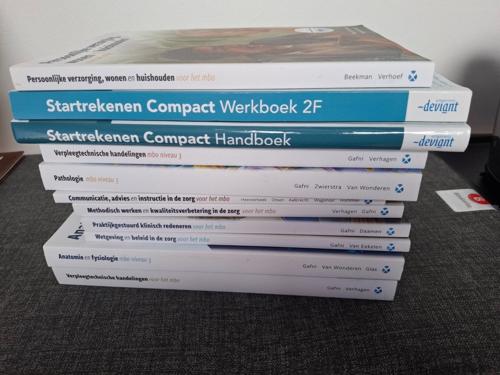 Iris Verhagen - mbo niveau 3. Hele stapel voor €25.00, Boeken, Schoolboeken, Ophalen, Iris Verhagen; Asaf Gafni, Zo goed als nieuw
