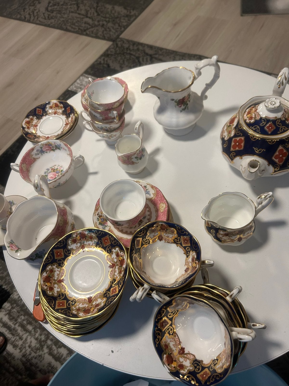 Royal Albert Bone China Servies: Heirloom & Lady Carlyle, Ophalen of Verzenden