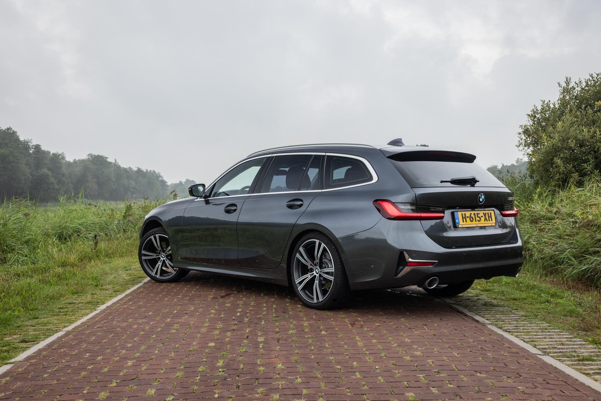 BMW 3-serie Touring 320d High Executive Edition, Auto's, Automaat, Dealer onderhouden, Origineel Nederlands, Diesel