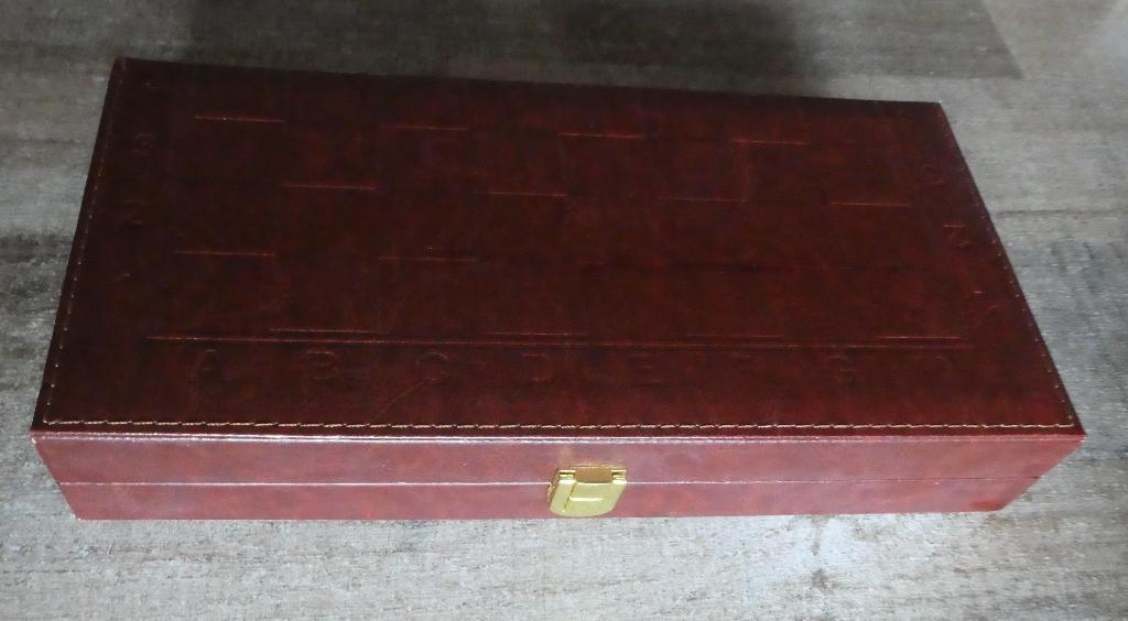 Luxe Backgammon Tric Trac leren skai bruine koffer kist., Een of twee spelers, Ophalen of Verzenden, Zo goed als nieuw