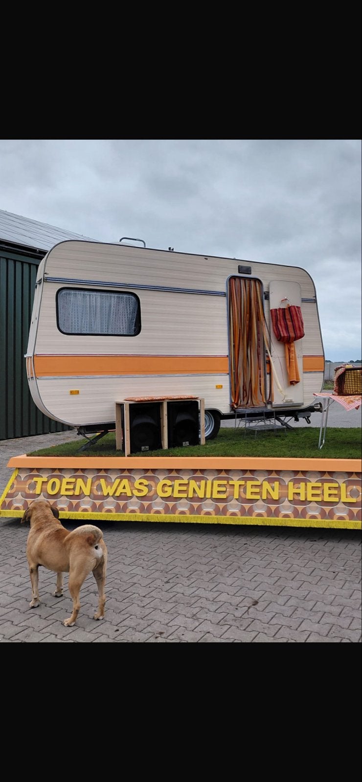 Halve vintage caravan - Uniek en sfeervol