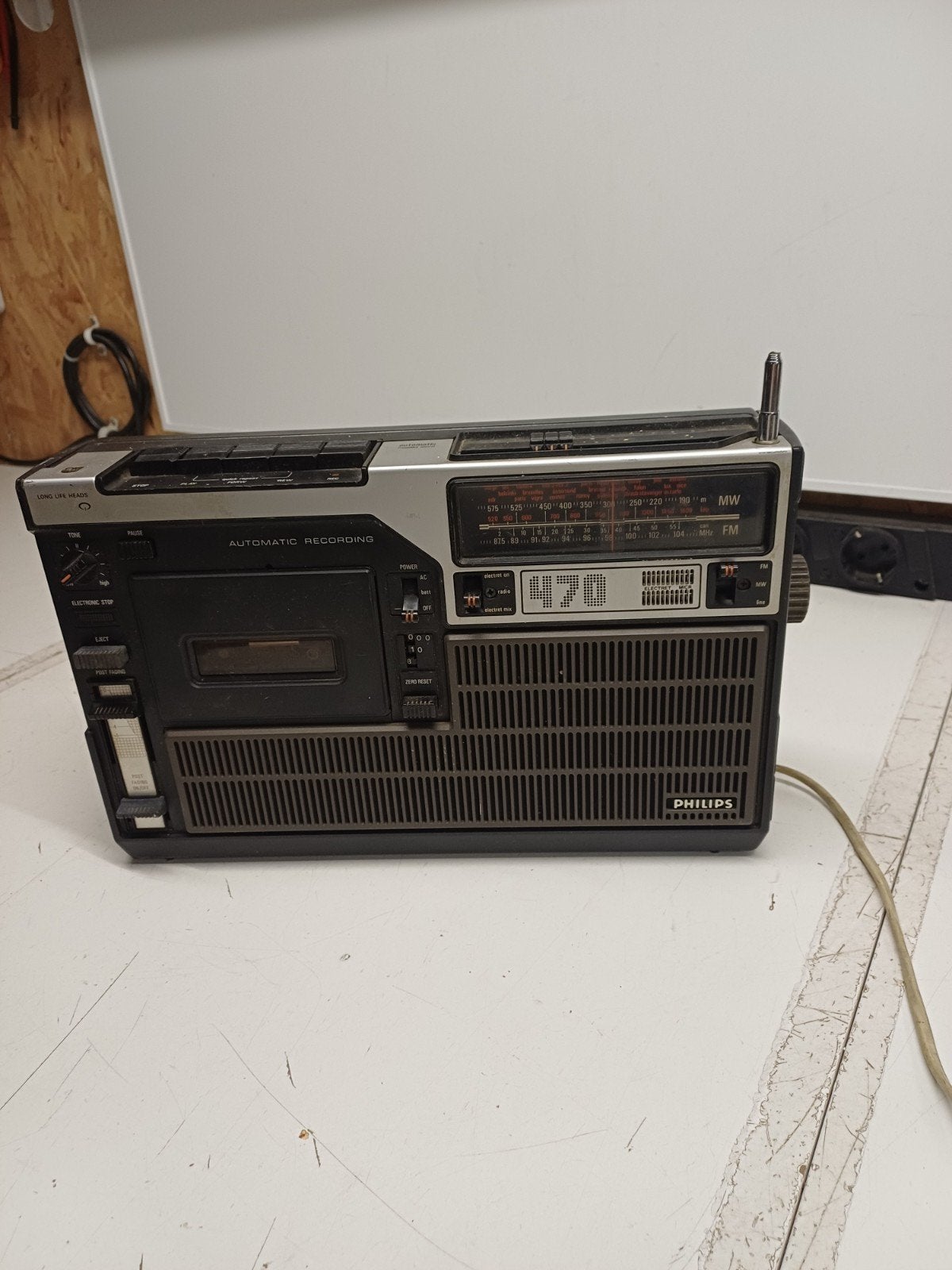 Philips 470 radio cassette recorder uit 1977 - Werkt deels, Ophalen of Verzenden, Gebruikt, Radio