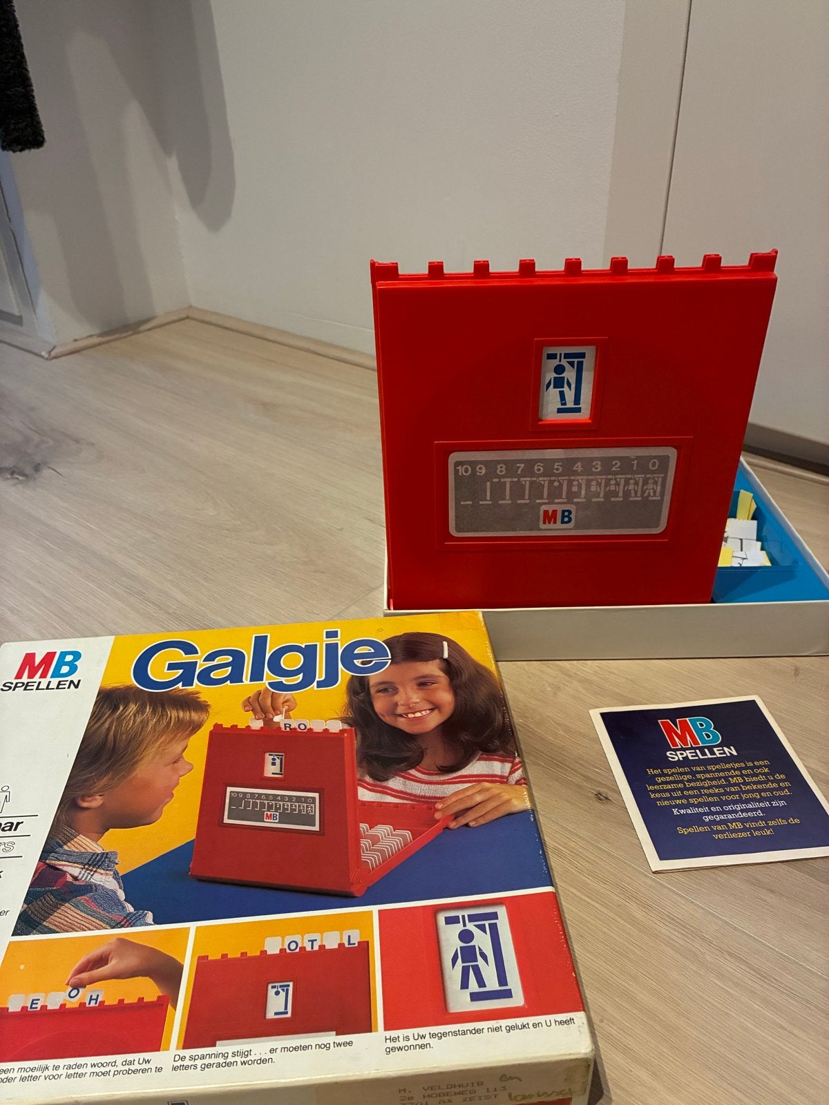 Galgje spel van MB Spellen - Compleet met extra letters, Een of twee spelers, Ophalen of Verzenden, Gebruikt