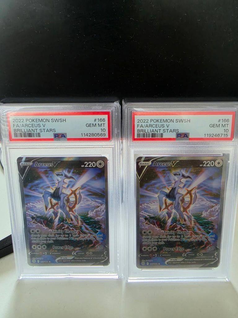 Arceus V #166 PSA 10 Brilliant Stars (2x), Hobby en Vrije tijd, Verzamelkaartspellen | Pokémon, Ophalen of Verzenden, Nieuw, Meerdere kaarten