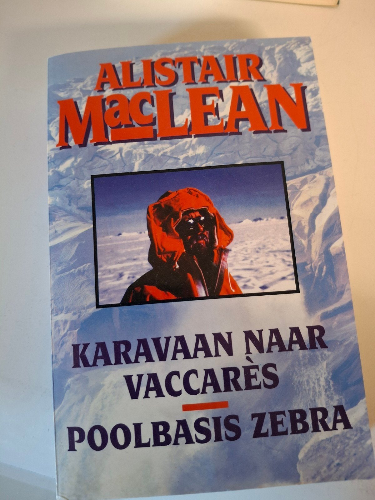 Alistair MacLean - Karavaan naar Vaccarès / Poolbasis Zebra, Ophalen of Verzenden, Gelezen, Alistair MacLean