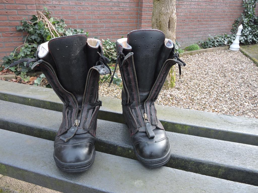 EWS Veiligheidslaarzen / Brandweerlaarzen maat 40, Ophalen, Gebruikt