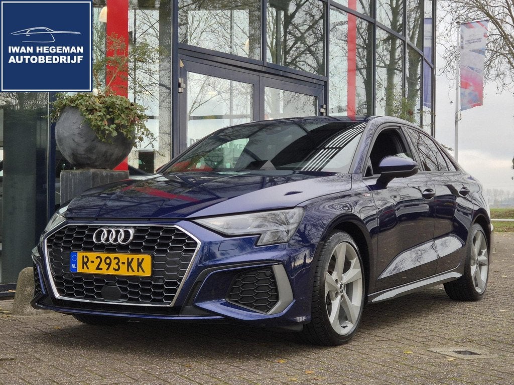 Audi A3 Limousine 35 TFSI S edition AUTOMAAT | Airco | Navig, 12 maanden, Stof, 4 cilinders, Blauw