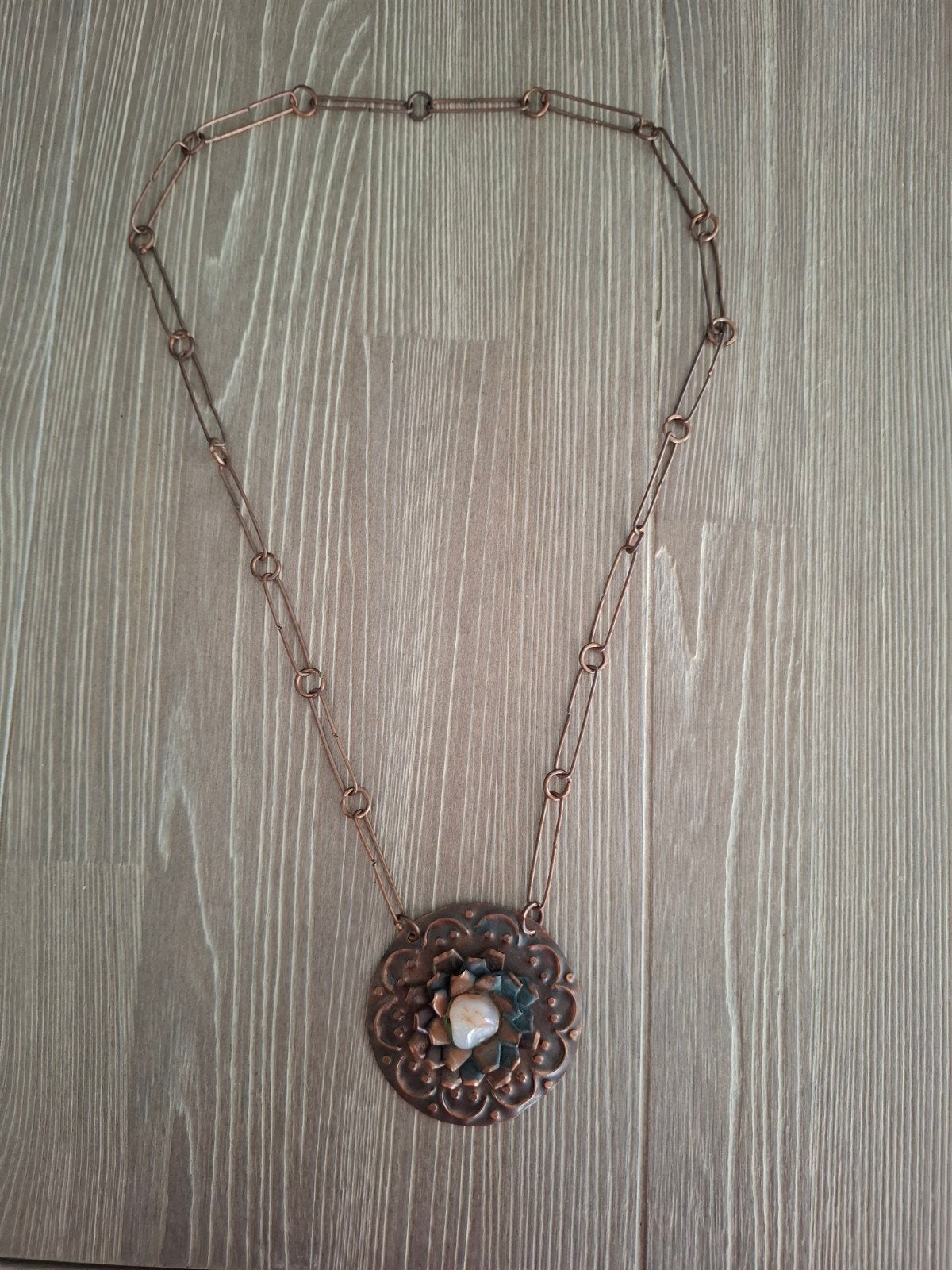 vintage koperen ketting met bloem hanger en edelsteen, Overige materialen, Bruin, Ophalen of Verzenden, Zo goed als nieuw