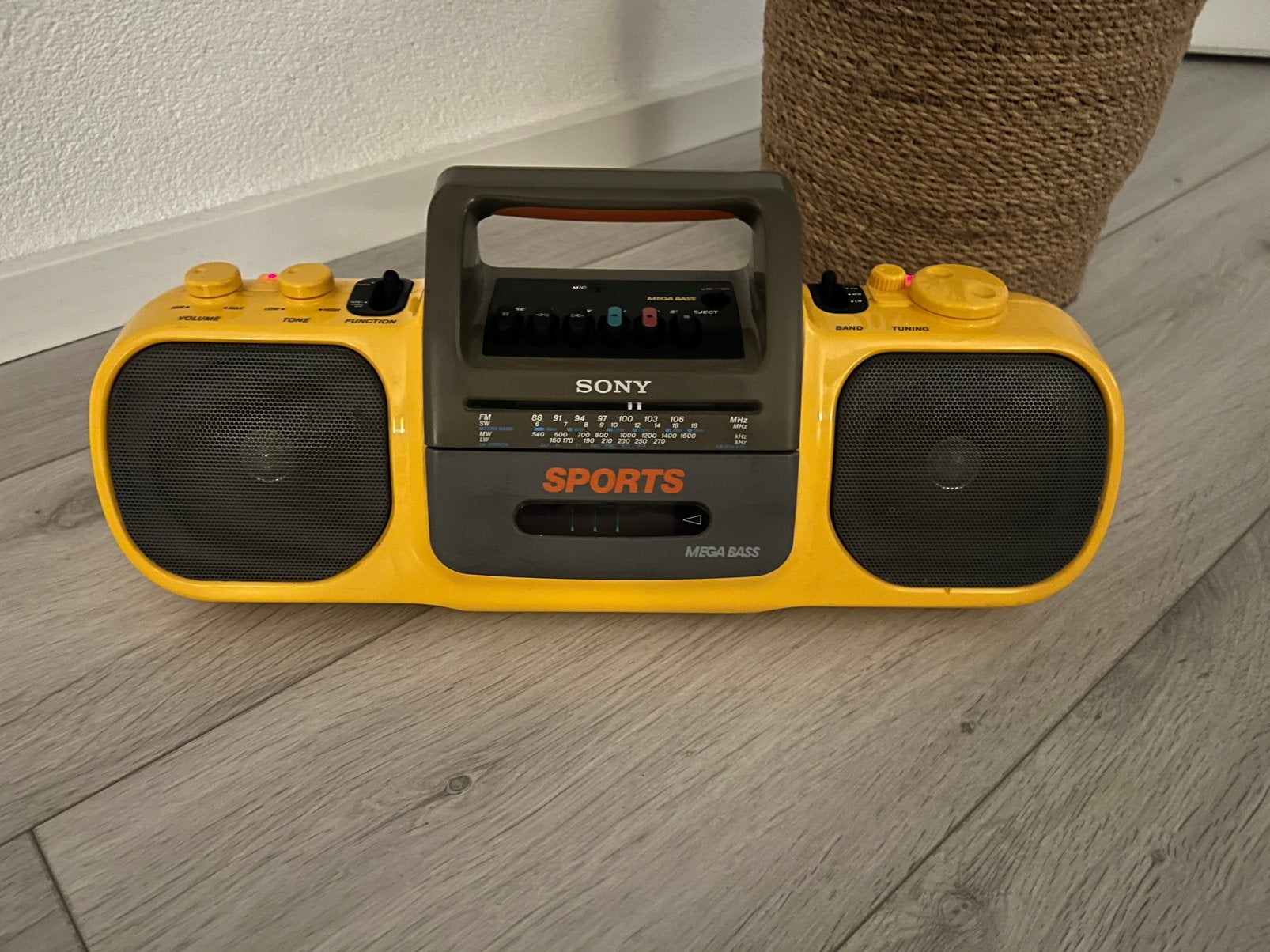 Sony Sport radio/cassette speler (CFS-904L), Ophalen of Verzenden, Gebruikt, Radio