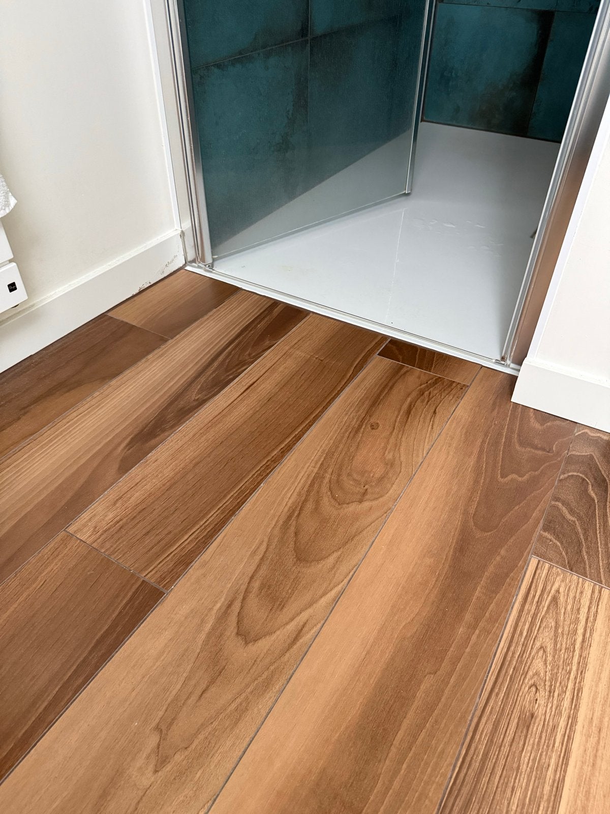 Ruim 10 m2 Italiaanse plavuizen / tegels met noten houtlook, Doe-het-zelf en Verbouw, Tegels, Nieuw, Vloertegels, Keramiek, 60 cm of meer