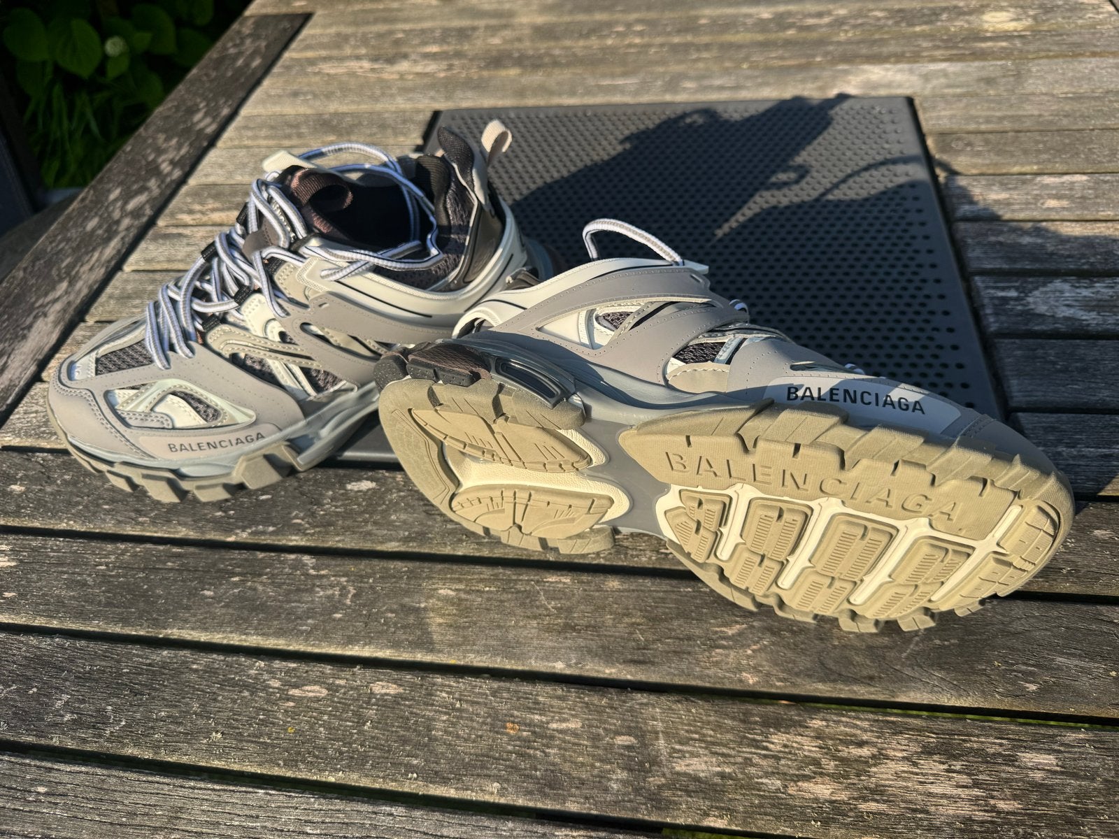 Balenciaga Track sneakers grijs/wit - Maat 40 - Nieuwstaat, Ophalen, Nieuw, Sneakers of Gympen, Grijs