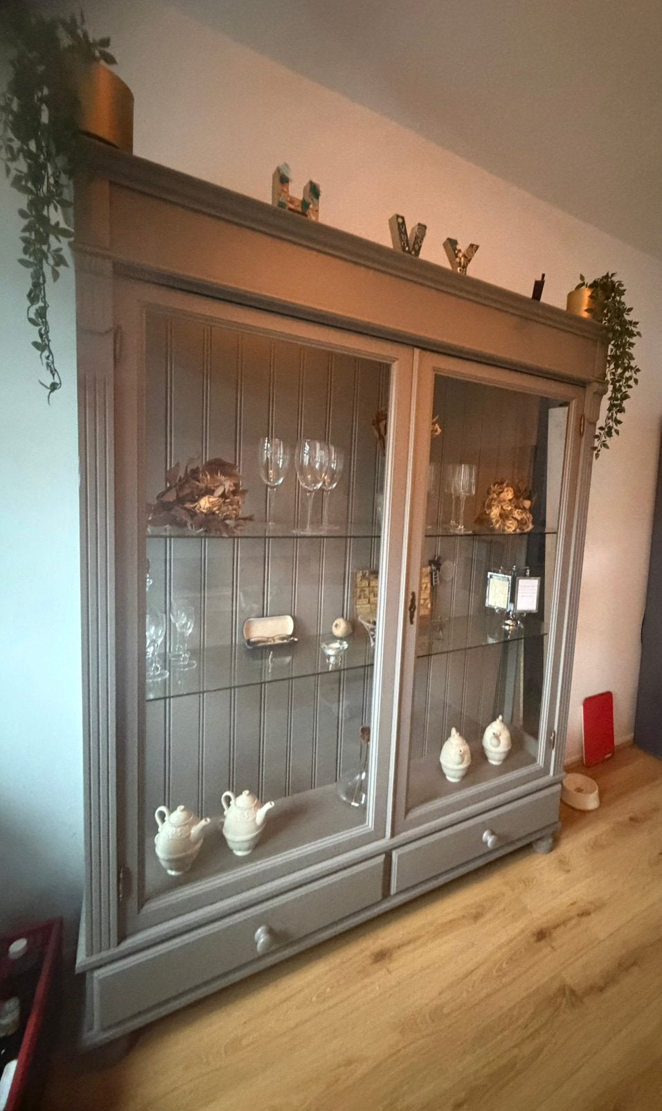 Oudgrenenkast taupe kleur. 197cm X159cm, Ophalen, Gebruikt, 150 tot 200 cm, Met lade(s)