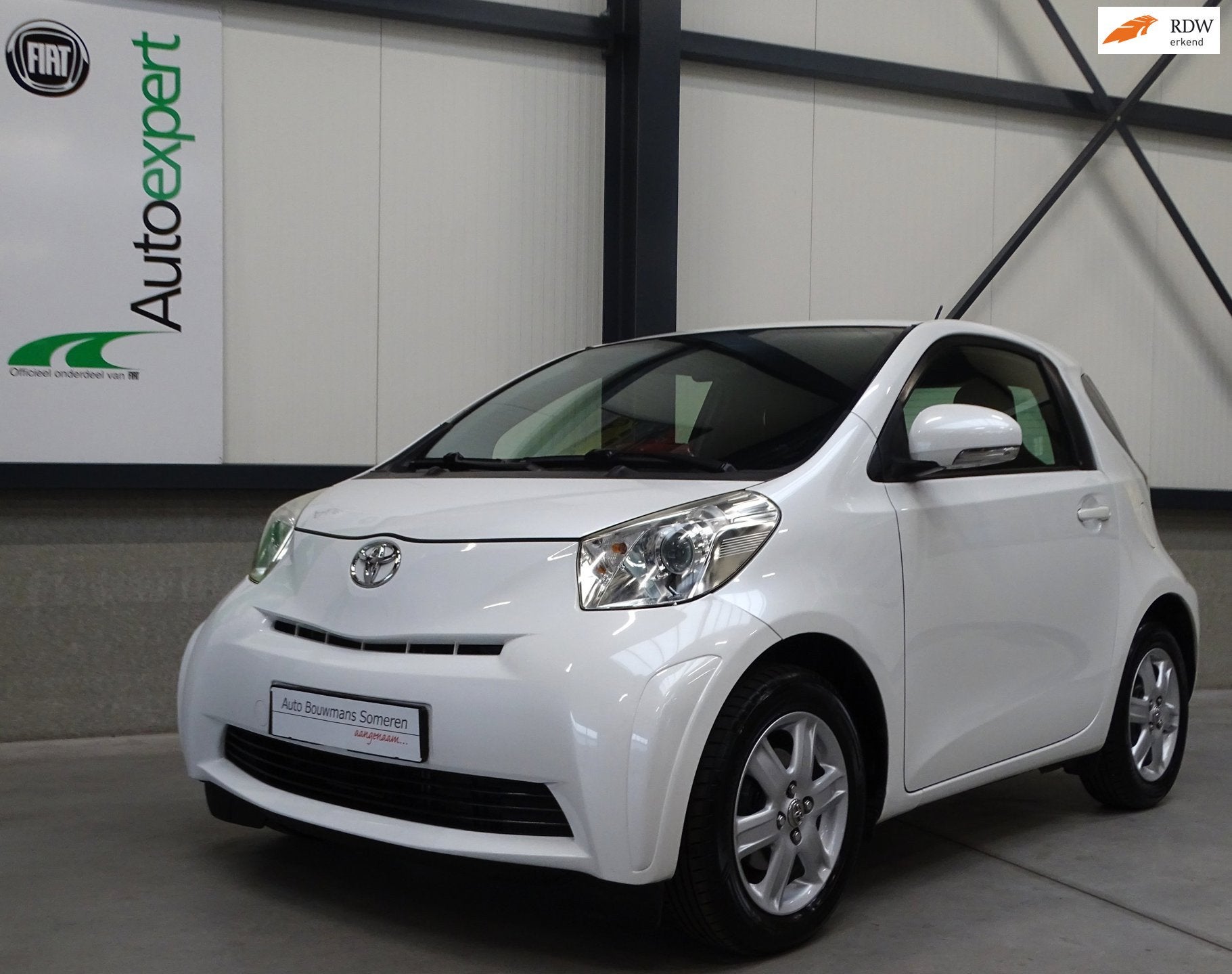 Toyota IQ 1.0 VVTi "COMFORT" - 89730 KM ! /AIRCO/ LM VELGEN/, Stof, Gebruikt, Zwart, 4 stoelen
