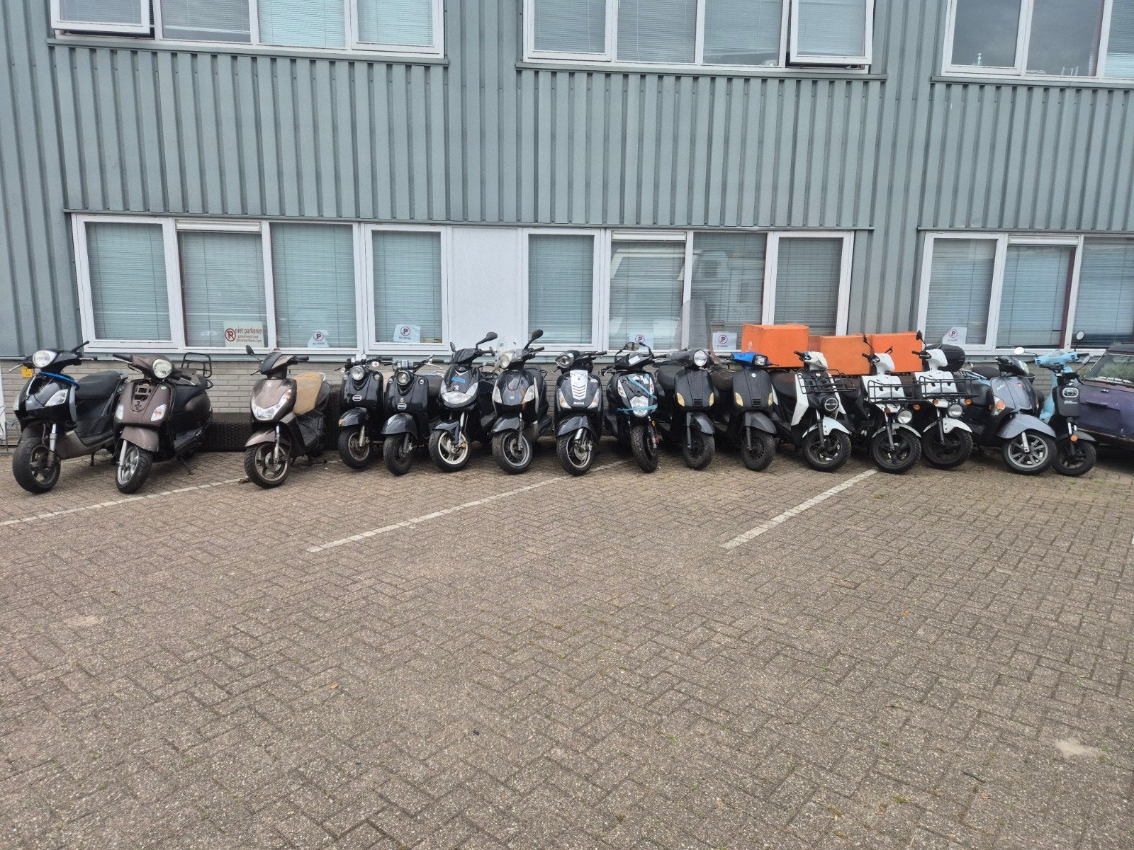Partij scooters met geel en blauw kenteken, Ophalen of Verzenden, Gebruikt, Overige typen